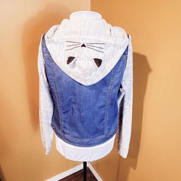 Cat & Jack Girls Denim Jacket with Gray Sleeves - Picture 6 of 6